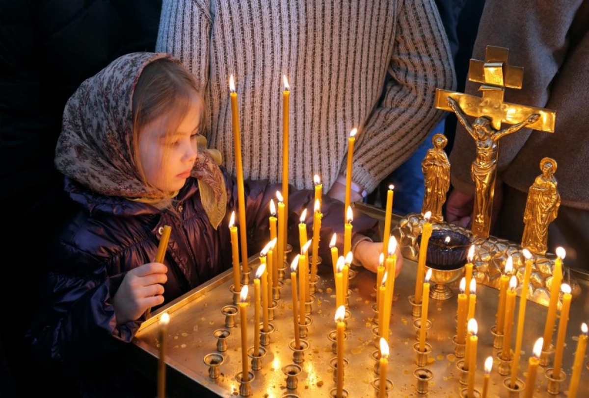 Можно убираться родительскую субботу. Димитриевская родительская суббота. Поминовение усопших Дмитриевская суббота. Поминовение в храме.