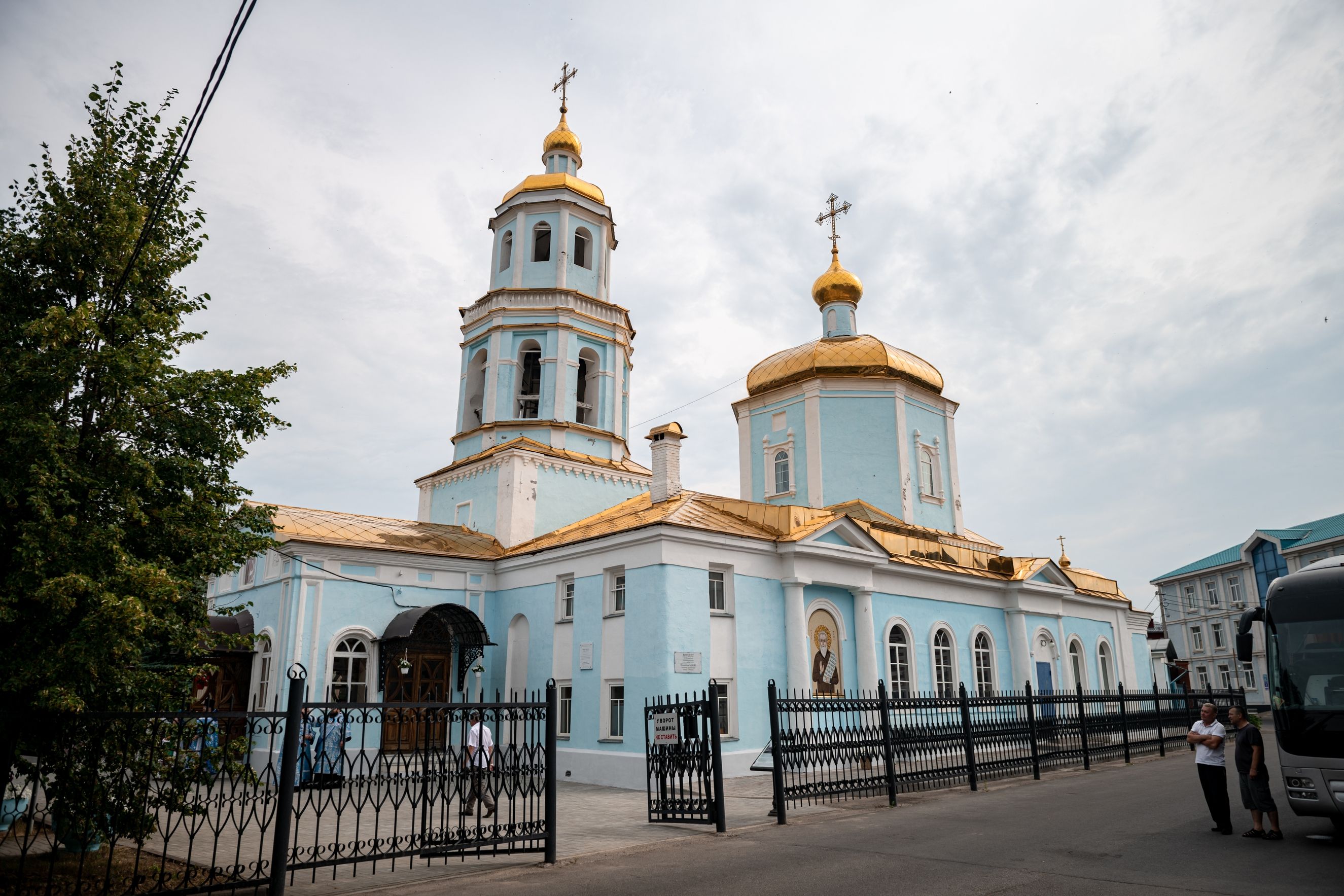 Храм казанской иконы божией матери в мещерском. Храм Тихвинской иконы Божией матери (Казань). Храм Казанской иконы Божией матери Набережные Челны. Ставрополь храм Тихвинской иконы. Тихвинская Церковь Йошкар-Ола.